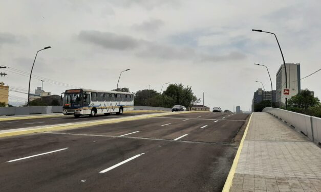 Viaduto dos Açorianos é liberado para o trânsito após um ano