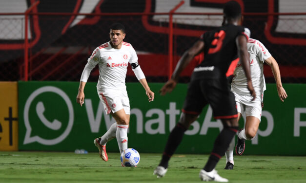 Internacional confirma lesão de Taison