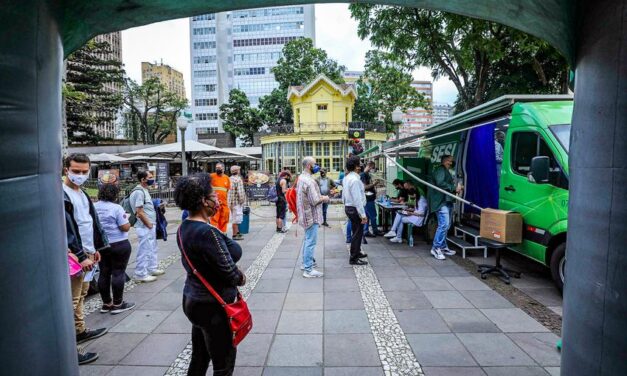 Covid-19: Porto Alegre mantém vacinação em todas as regiões nesta sexta-feira