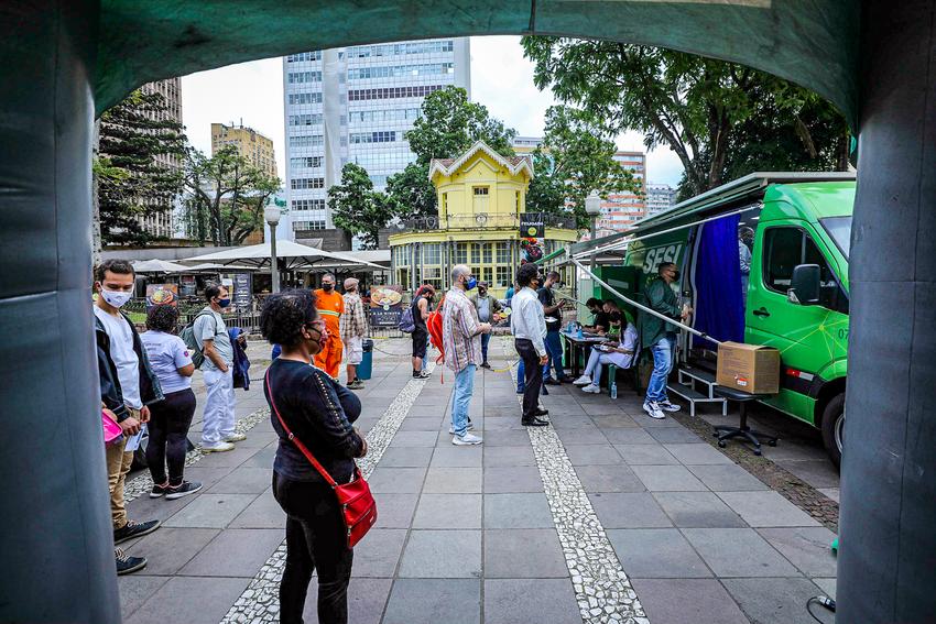 Covid-19: Porto Alegre mantém vacinação em todas as regiões nesta sexta-feira
