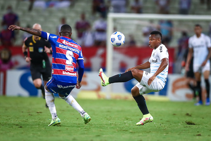 Grêmio perde para o Fortaleza e aumenta crise com a saída de Hermann