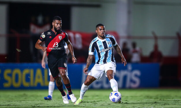 Grêmio perde mais uma chance de sair do Z4 com derrota de 2 a 0 para o Atlético-GO