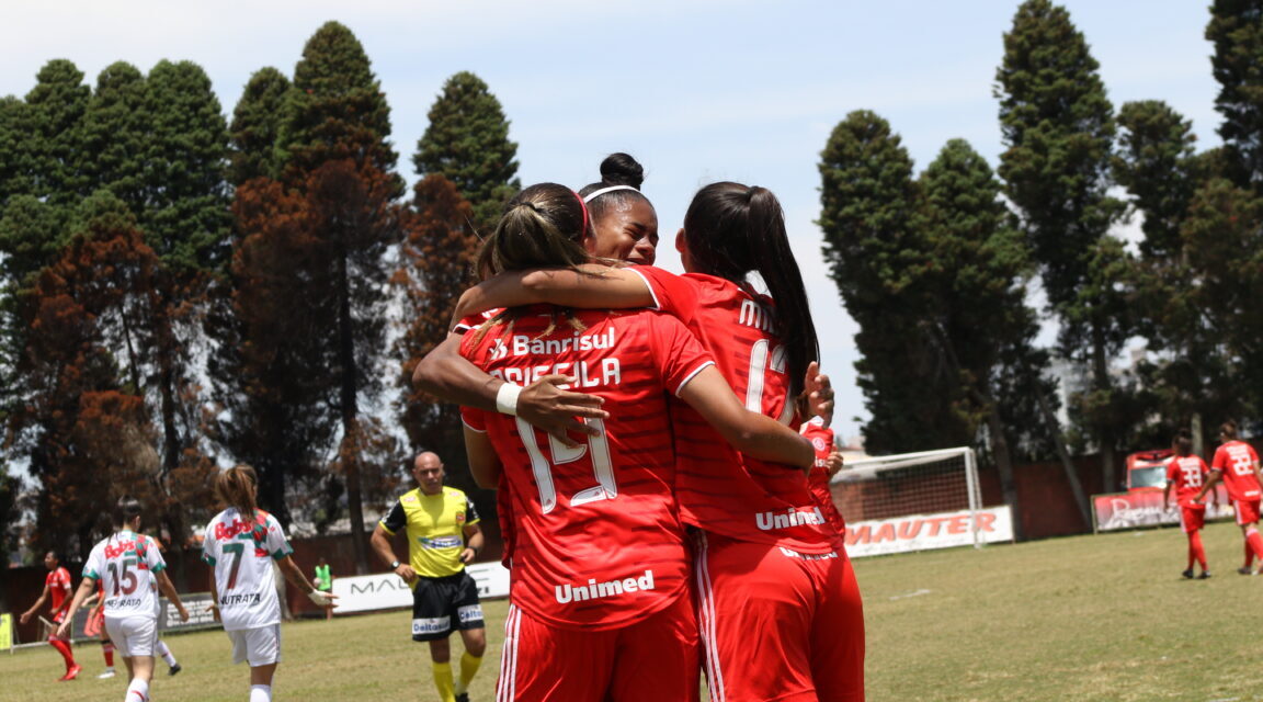 Gurias Coloradas goleiam o Brasil de Farroupilha por 6 a 1 nas semis do Gauchão