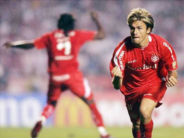 Ídolo do Internacional, Rafael Sóbis anuncia aposentadoria do futebol