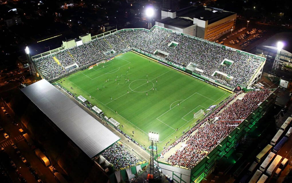 Para evitar gremistas “à paisana”, Chapecoense suspende venda de ingressos e prioriza sócios