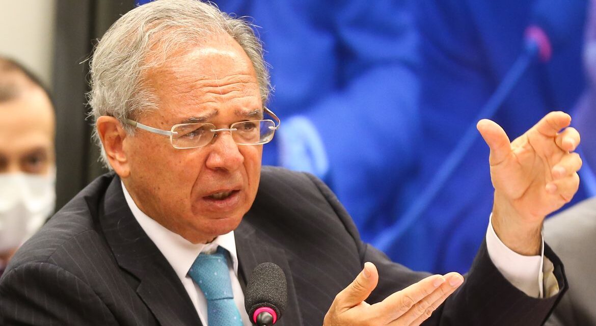 Guedes nega que haja conflito entre sua atuação e offshore no exterior