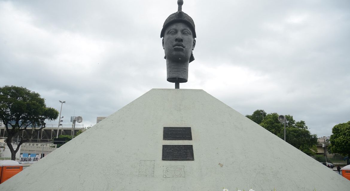 Senado aprova texto que tipifica injúria racial como racismo