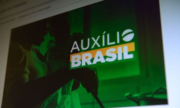 Economia Beneficiários do Auxílio Brasil com NIS final 4 recebem nesta quarta