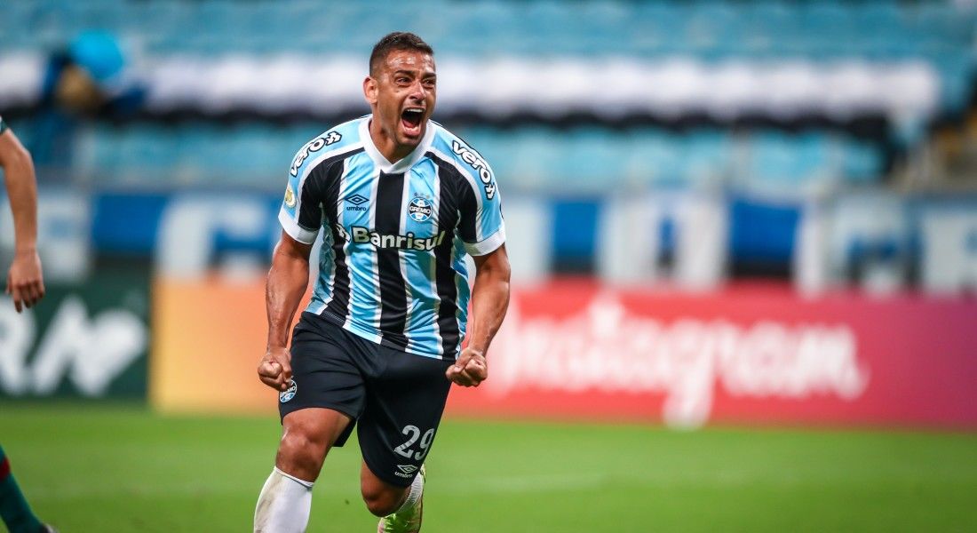 A volta dos que não foram: Grêmio conversa com Diego Souza para 2022