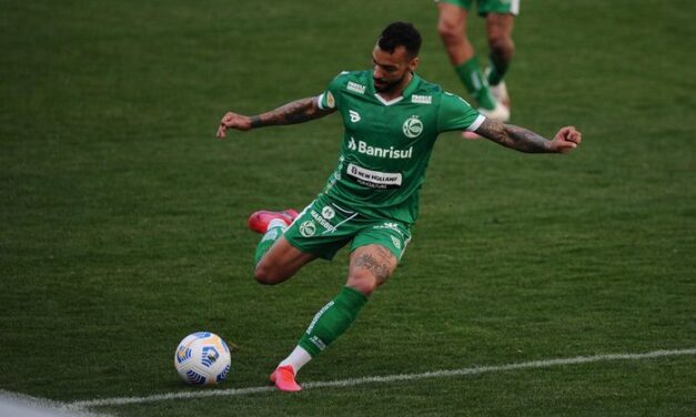 Além de Orejuela, Grêmio negocia com lateral direito Michel Macedo, do Juventude