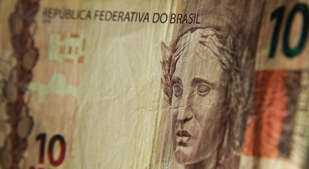 Aumento da pobreza é problema global, diz ministro Paulo Guedes