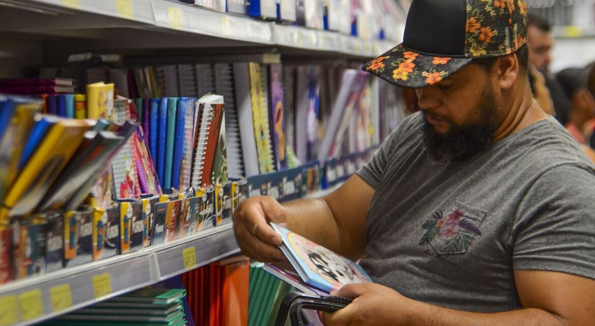 Materiais escolares podem ficar até 30% mais caros em 2022