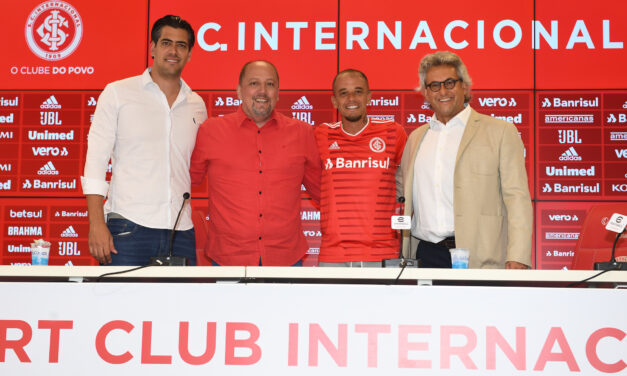 D’Alessandro é apresentado pelo Inter para os últimos 4 meses de carreira