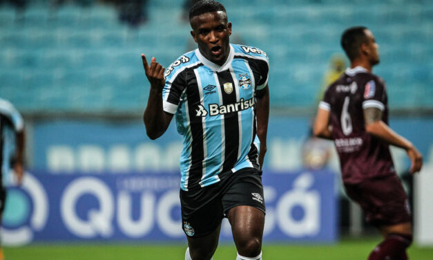 Com dois gols de Elias, transição do Grêmio vence o Caxias por 2 a 1 na estreia no Gauchão