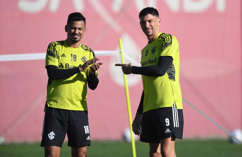 No dia da reapresentação do elenco, Inter anuncia renovações e saídas