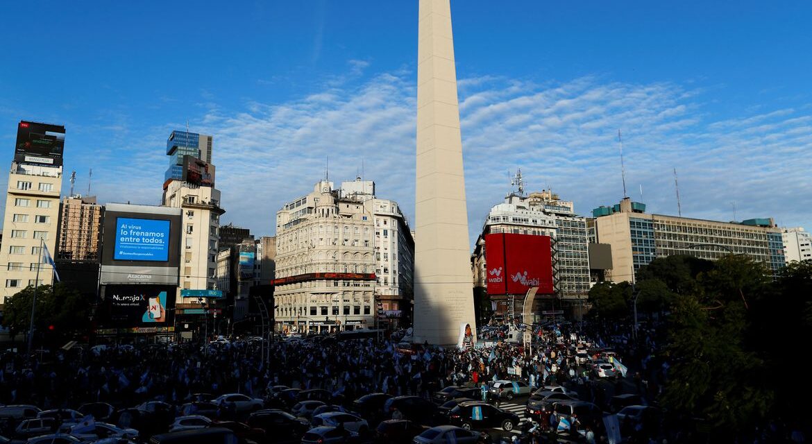 Capital argentina é atingida por blecaute em meio a onda de calor