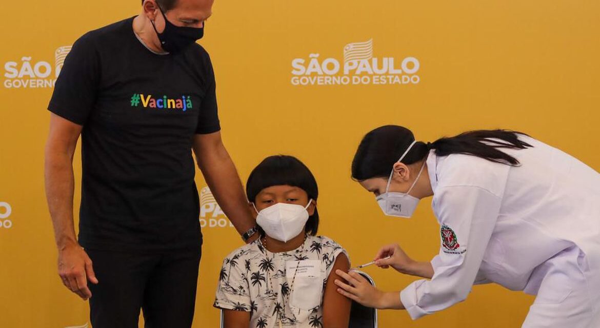 SP: indígena é a 1ª criança vacinada contra a covid-19 no país