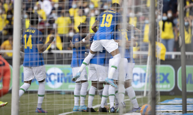 Brasil enfrenta o Paraguai pelas Eliminatórias da Copa do Mundo