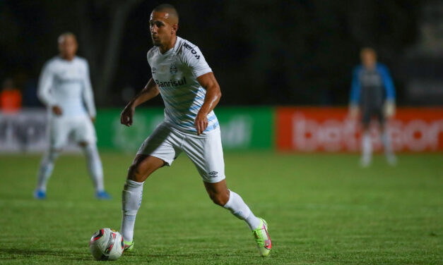 Autor de duas assistências, Nicolas é destaque na partida contra Aimoré