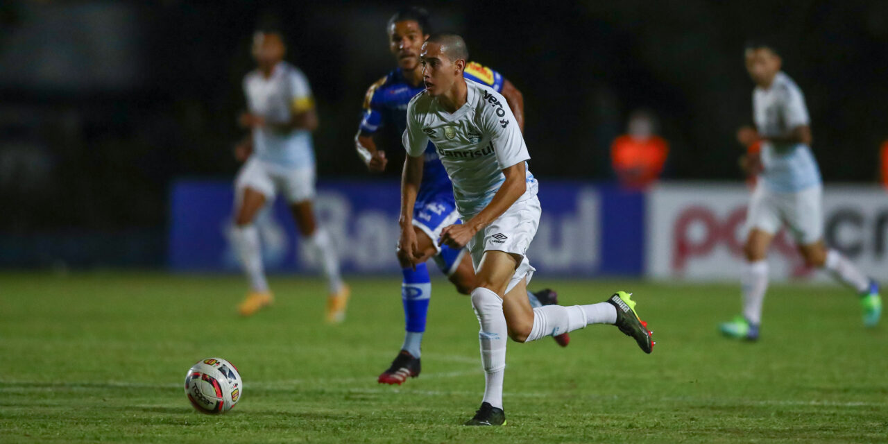 Grêmio vence Aimoré de virada e quebra tabu de mais de 20 anos