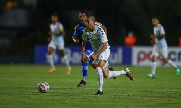 Grêmio vence Aimoré de virada e quebra tabu de mais de 20 anos