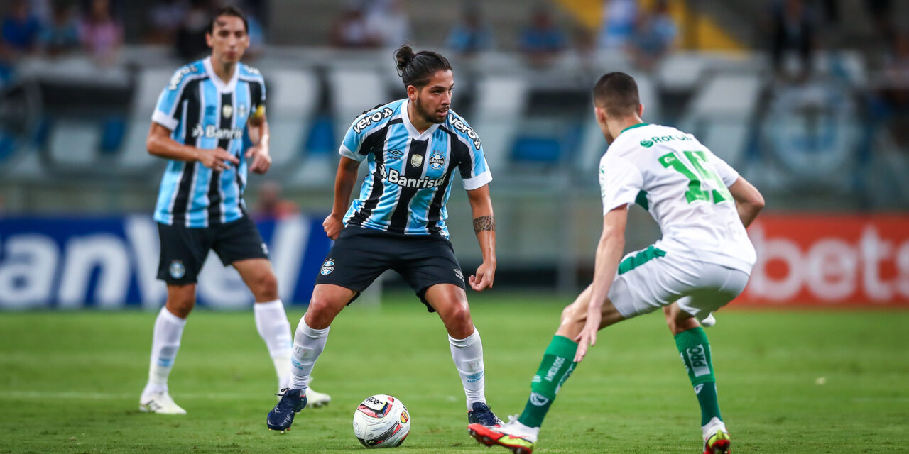 Além de Ferreira, Benítez também tem lesão muscular confirmada e para de 10 a 15 dias