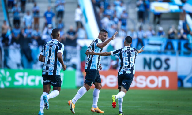 Grêmio goleia São Luiz na reestreia de Roger Machado