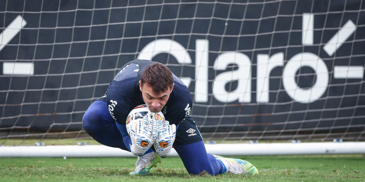 Nicolas e Gabriel Grando desfalcam treino do Grêmio após quadro de gastroenterite
