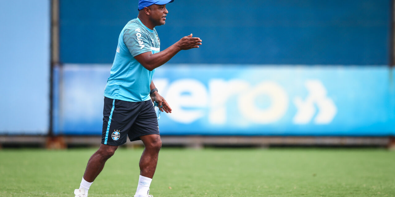 Grêmio divulga lista de relacionados para partida contra Mirassol; Diego Souza retorna