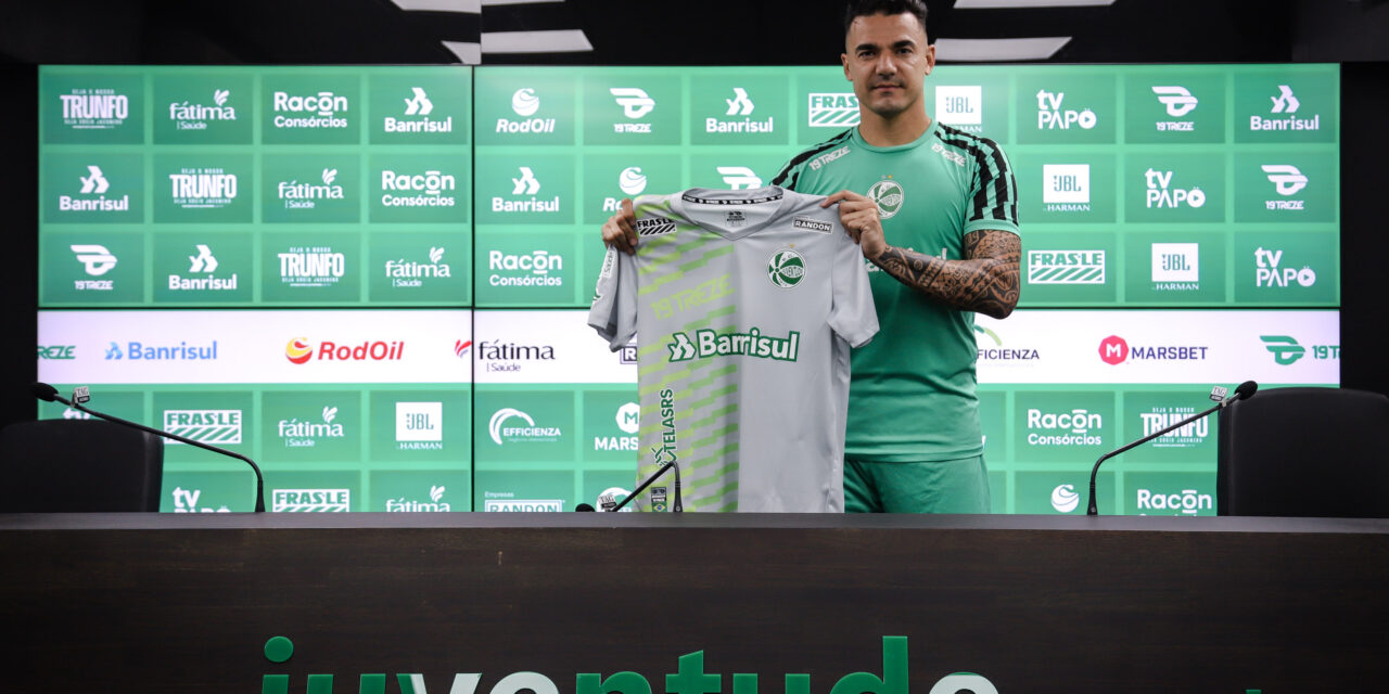 Juventude apresenta goleiro Felipe Alves, ex-Fortaleza