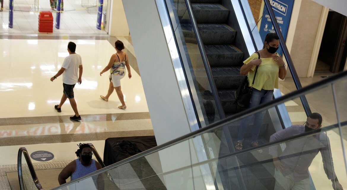 Confiança empresarial recua pelo quarto mês consecutivo, diz FGV