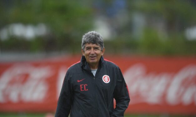 Após 25 anos de clube, Élio Carravetta é demitido do Inter