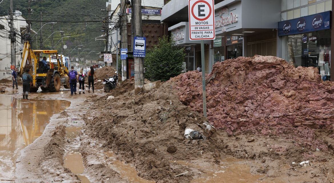 Total de mortos em Petrópolis sobe para 138
