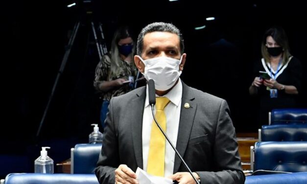 Projeto aumenta pena para importunação sexual por médicos