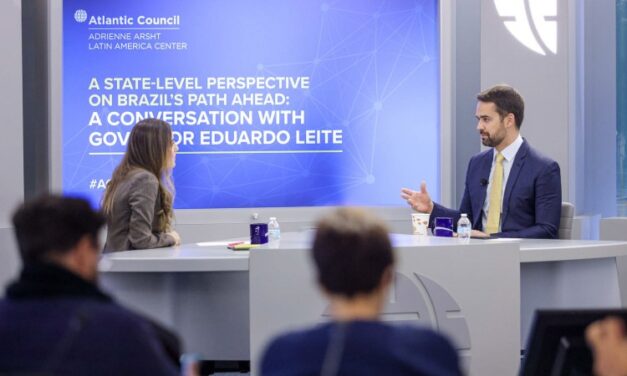 Eduardo Leite apresenta ações de enfrentamento à pandemia no RS em Washington D.C.