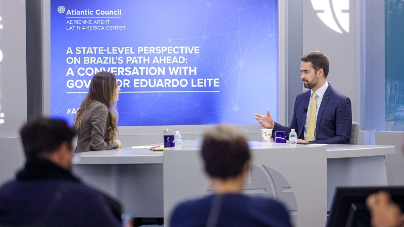 Eduardo Leite apresenta ações de enfrentamento à pandemia no RS em Washington D.C.