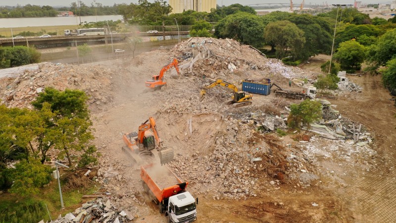Limpeza de terreno da antiga sede da SSP entra em nova etapa