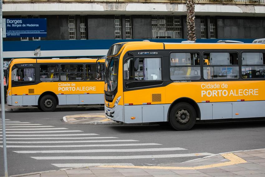 Isenção somente a partir de 65 anos entra em vigor no transporte coletivo da Capital