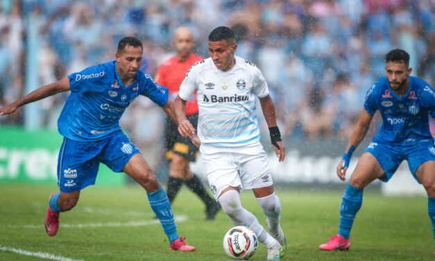Com lei do ex e gol no final, Grêmio empata com Novo Hamburgo no Estádio do Vale
