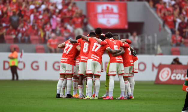 Em busca de uma vaga na final, Internacional encara o Grêmio na Arena
