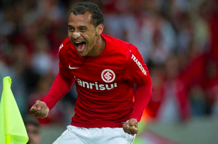 Internacional tem interesse no meia Alan Patrick