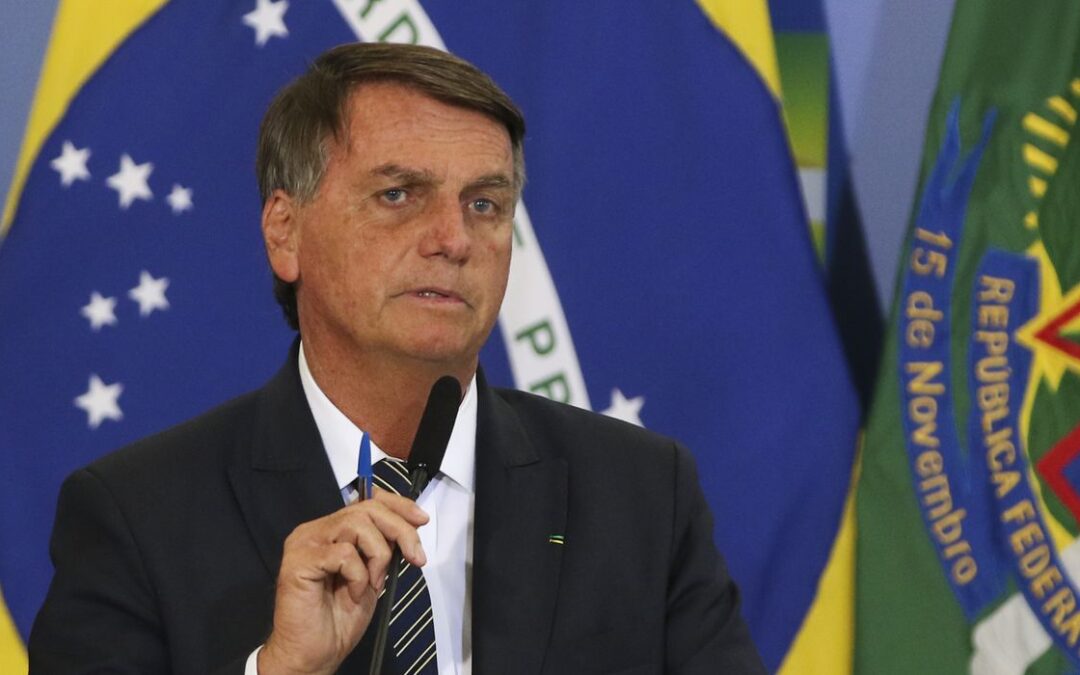 TSE determina retirada de posts com suposto apoio de Bolsonaro a Roberto Jefferson