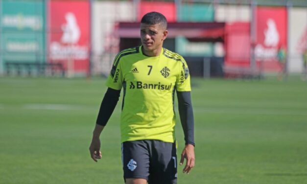 Por questão familiar, Taison é liberado do treino do Inter