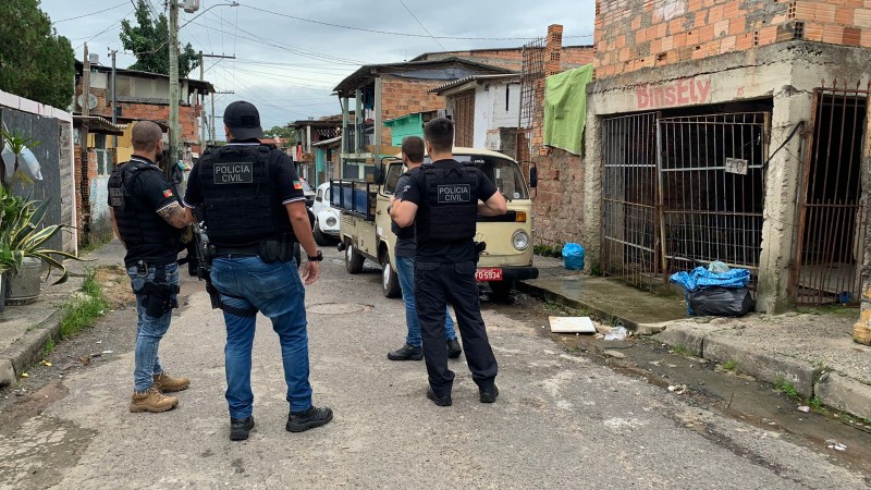 Polícia Civil e Brigada Militar cumprem mandados buscas e prisões na Zona Sul da Capital