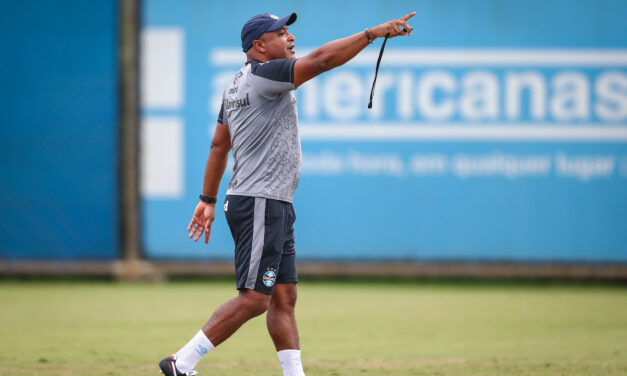 Grêmio viaja para o Paraná e Roger encaminha somente uma mudança para enfrentar o Operário