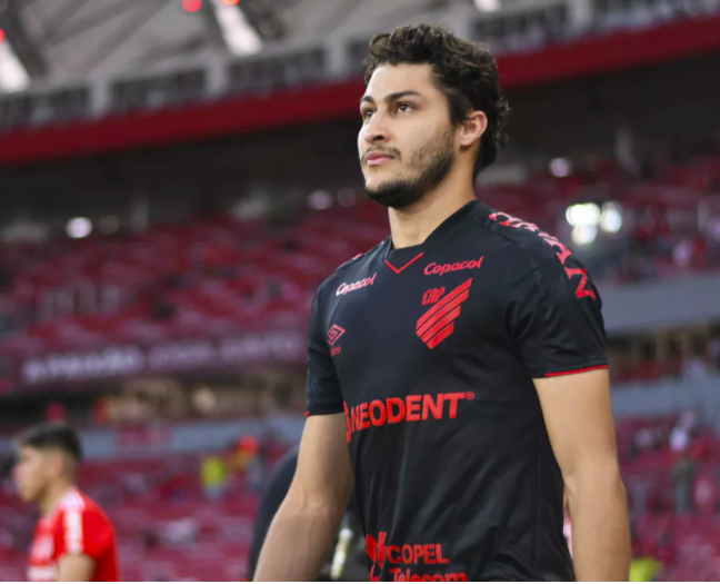 Inter negocia com Marcinho, lateral-direito indicado por Paulo Autuori