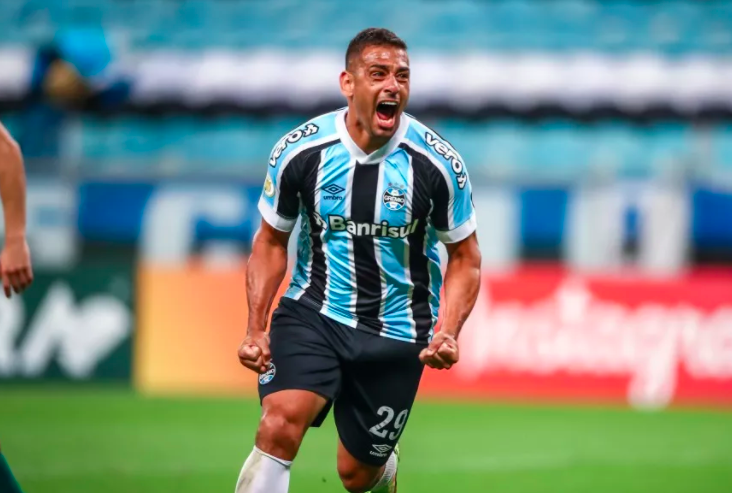 Diego Souza pode desfalcar o Grêmio na estreia da Série B
