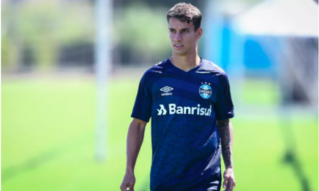 Ferreira volta a sentir dores e desfalca Grêmio contra o Guarani; Confira lista de relacionados