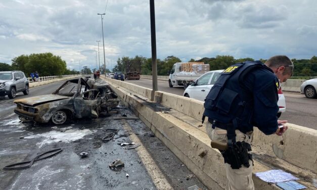 Acidente causa duas mortes na BR 290, em Porto Alegre