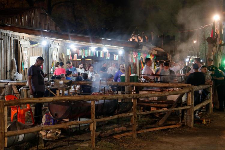 Acampamento Farroupilha recebe manifestação de interesse dos piquetes